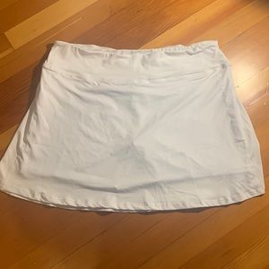2XL white tennis skirt with shorts underneath and adjustable waist band